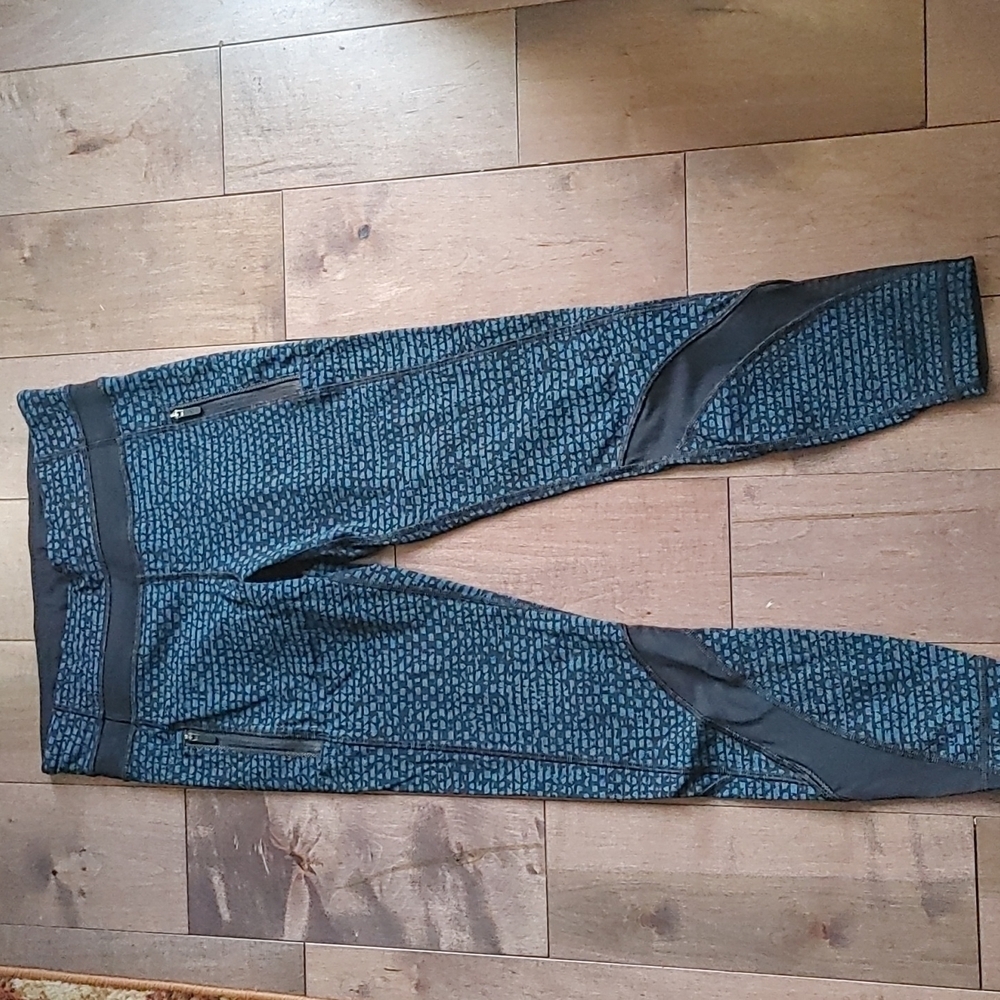 Lululemon Athletic Leggings black and blue size 6
